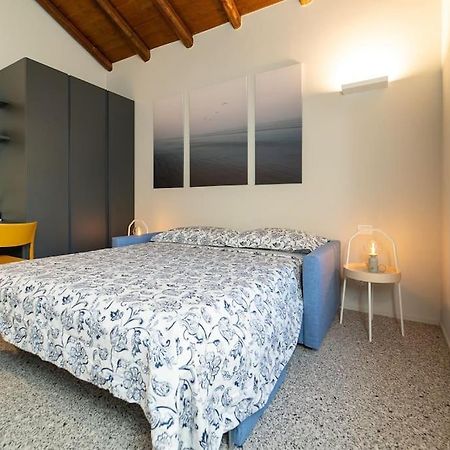 Moderno Appartamento A 200 Metri Dal Duomo Como Luaran gambar