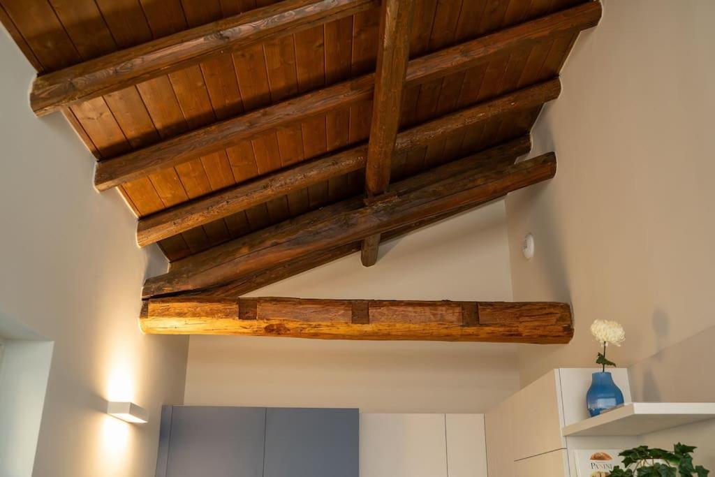 Moderno Appartamento A 200 Metri Dal Duomo Como Luaran gambar